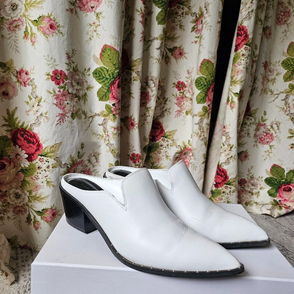 Shoes - Picture 1 of 2